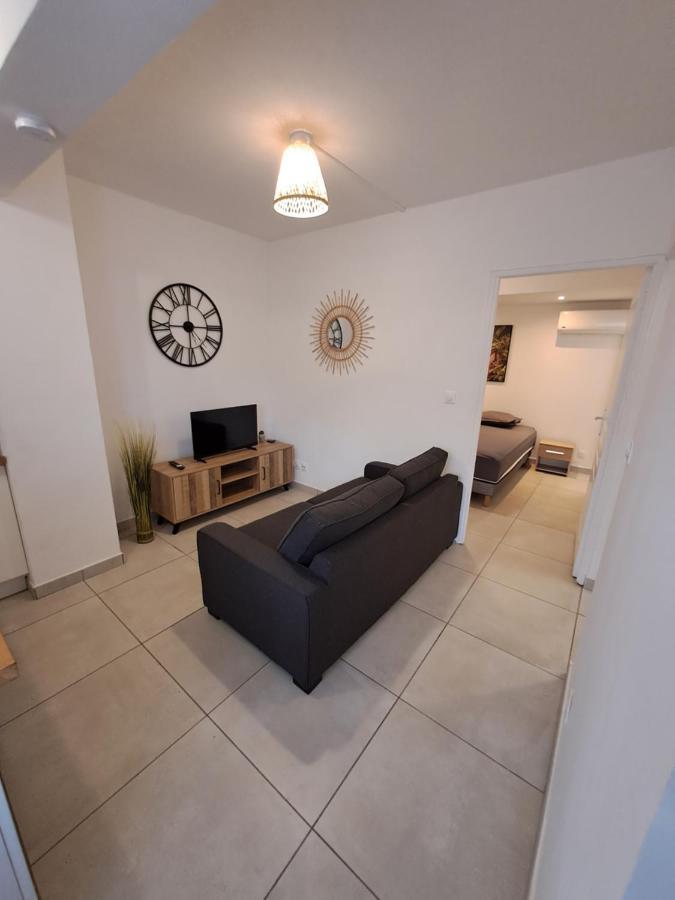 Logement Cosy T2, Centre Ville De Saint-Pierre Exterior photo